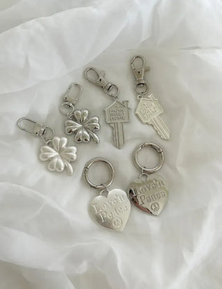 Metal four-leaf clover keyring metal phone strap car key holder