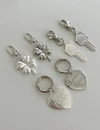 Metal four-leaf clover keyring metal phone strap car key holder