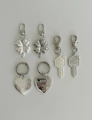 Metal four-leaf clover keyring metal phone strap car key holder