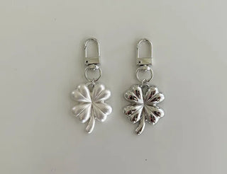 Metal four-leaf clover keyring metal phone strap car key holder