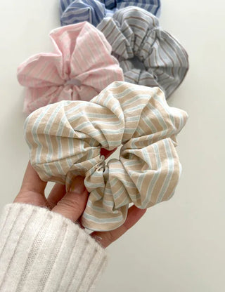 Rustling striped hair scrunchie