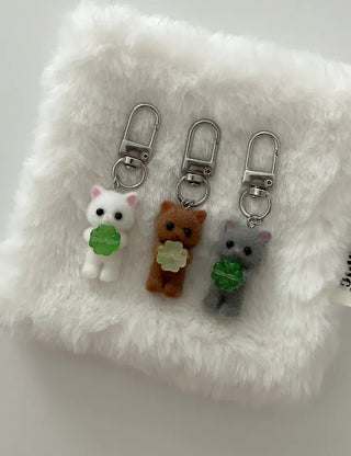 Four-leaf clover cat keyring flocked doll phone charm
