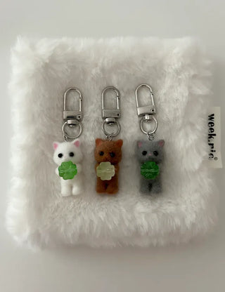 Four-leaf clover cat keyring flocked doll phone charm