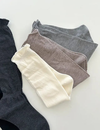 Frilled plain women's socks, loose-fit knit socks, mid-calf socks