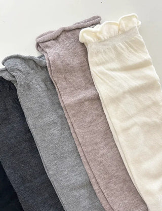 Frilled plain women's socks, loose-fit knit socks, mid-calf socks