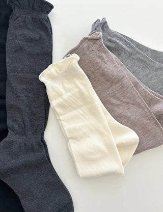 Frilled plain women's socks, loose-fit knit socks, mid-calf socks