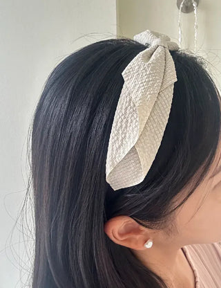 Recommended autumn wedding guest look: Waffle ribbon headband, slim hairband