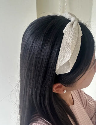 Recommended autumn wedding guest look: Waffle ribbon headband, slim hairband