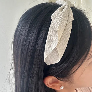Recommended autumn wedding guest look: Waffle ribbon headband, slim hairband