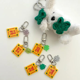 Merry Shop Handmade Charm Keyring Four-Leaf Clover Keyholder Gift for Exam Takers