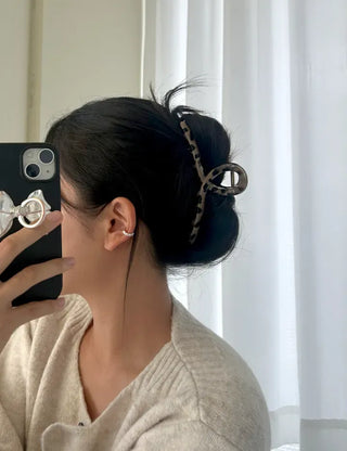 Giant Twist Hair Clip Matte Leopard Print Updo