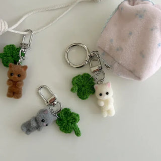 Knitted four-leaf clover keyring, mini cat doll, mini bag keyring