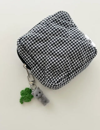 Knitted four-leaf clover keyring, mini cat doll, mini bag keyring