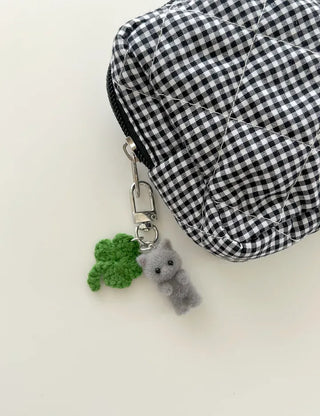 Knitted four-leaf clover keyring, mini cat doll, mini bag keyring