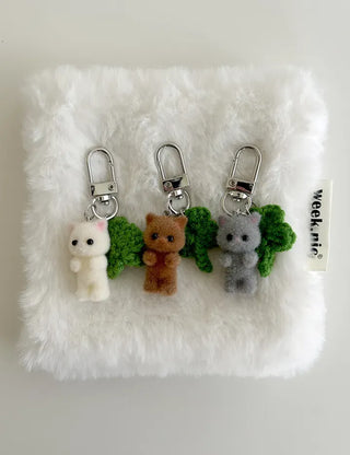 Knitted four-leaf clover keyring, mini cat doll, mini bag keyring