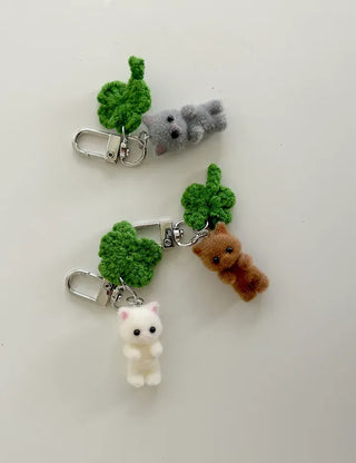 Knitted four-leaf clover keyring, mini cat doll, mini bag keyring