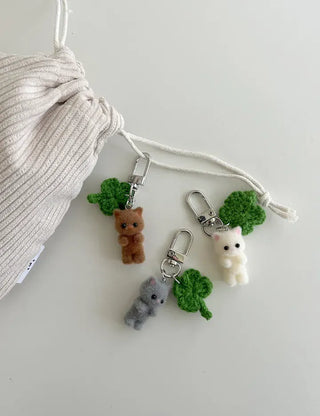 Knitted four-leaf clover keyring, mini cat doll, mini bag keyring