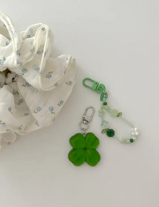 Merry Shop Flower Petal Bead Keyring Four-Leaf Clover Phone Strap