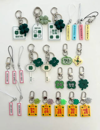 Merry Shop Lucky Keyholder Four-Leaf Clover Acrylic Keyring