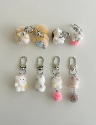 Four-leaf clover cat scooter doll mini bag keyring keyholder