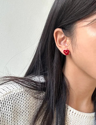 Silver Needle Velvet Drawing Heart Mini Earrings