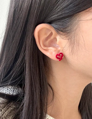 Silver Needle Velvet Drawing Heart Mini Earrings