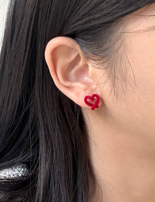 Silver Needle Velvet Drawing Heart Mini Earrings