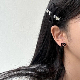 Silver Needle Velvet Drawing Heart Mini Earrings