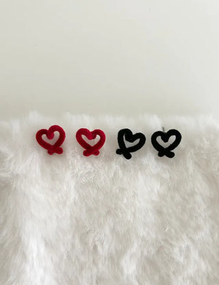 Silver Needle Velvet Drawing Heart Mini Earrings
