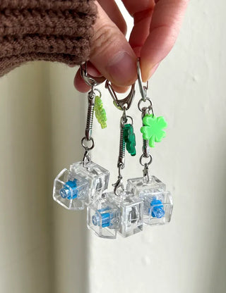 Four-leaf clover keycap keyring LED single-socket keyboard key holder gift luck