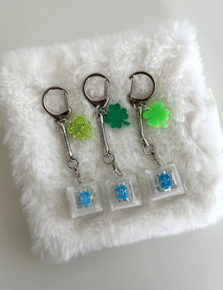 Four-leaf clover keycap keyring LED single-socket keyboard key holder gift luck