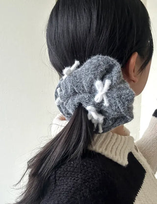 White yarn ribbon big knit scrunchie hair tie