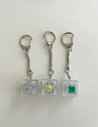 Cute parts keycap keyring teddy bear four-leaf clover keyholder keyboard