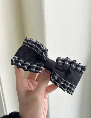 New spring ribbon hair clip, striped frill half-up hairstyle