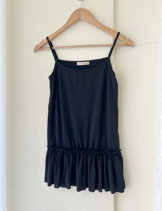 Side-slit frill layered long inner strap tank top