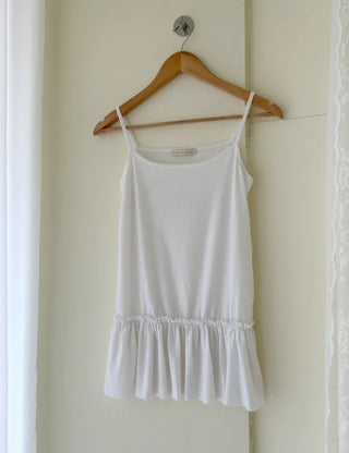 Side-slit frill layered long inner strap tank top