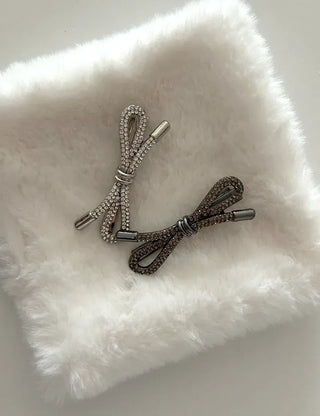 Cubic knot metal ribbon side hair clip