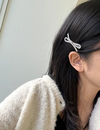 Cubic knot metal ribbon side hair clip