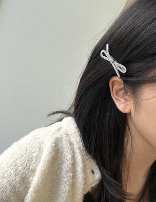 Cubic knot metal ribbon side hair clip