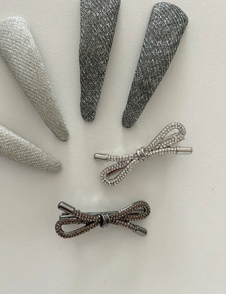 Cubic knot metal ribbon side hair clip