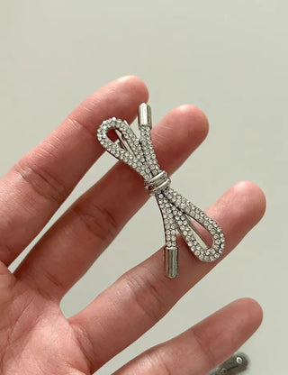 Cubic knot metal ribbon side hair clip