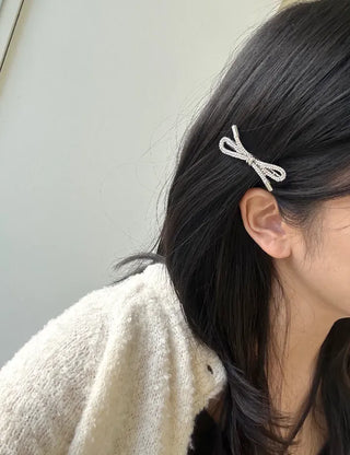 Cubic knot metal ribbon side hair clip
