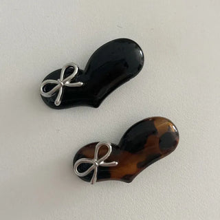 Silver Ribbon Formica Heart Mini Claw Hairpin