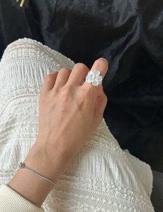 Chic Flower Ring Flower Bold Acrylic