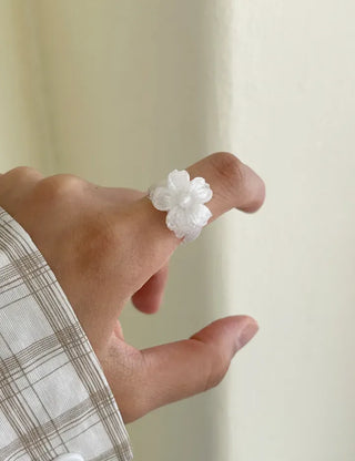 Chic Flower Ring Flower Bold Acrylic