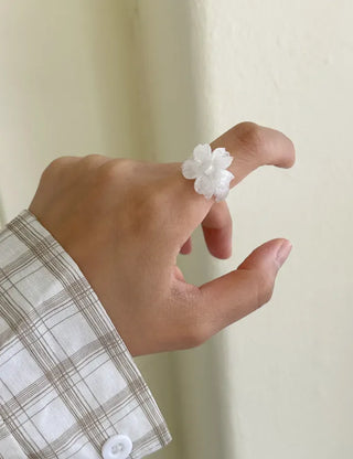 Chic Flower Ring Flower Bold Acrylic