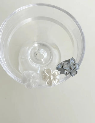 Chic Flower Ring Flower Bold Acrylic