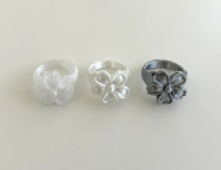 Chic Flower Ring Flower Bold Acrylic