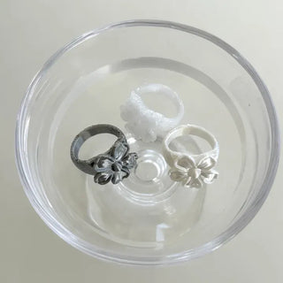 Chic Flower Ring Flower Bold Acrylic