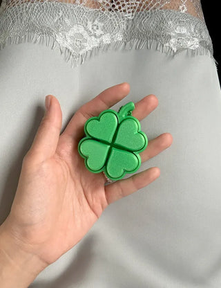 Big Four-Leaf Clover Clicker Keycap Bag Keyring Click